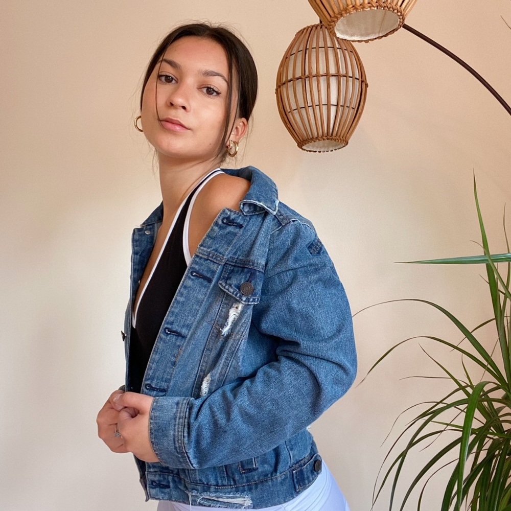 Distressed Jean jacket - Picture 4 of 4